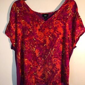 Red pattern top